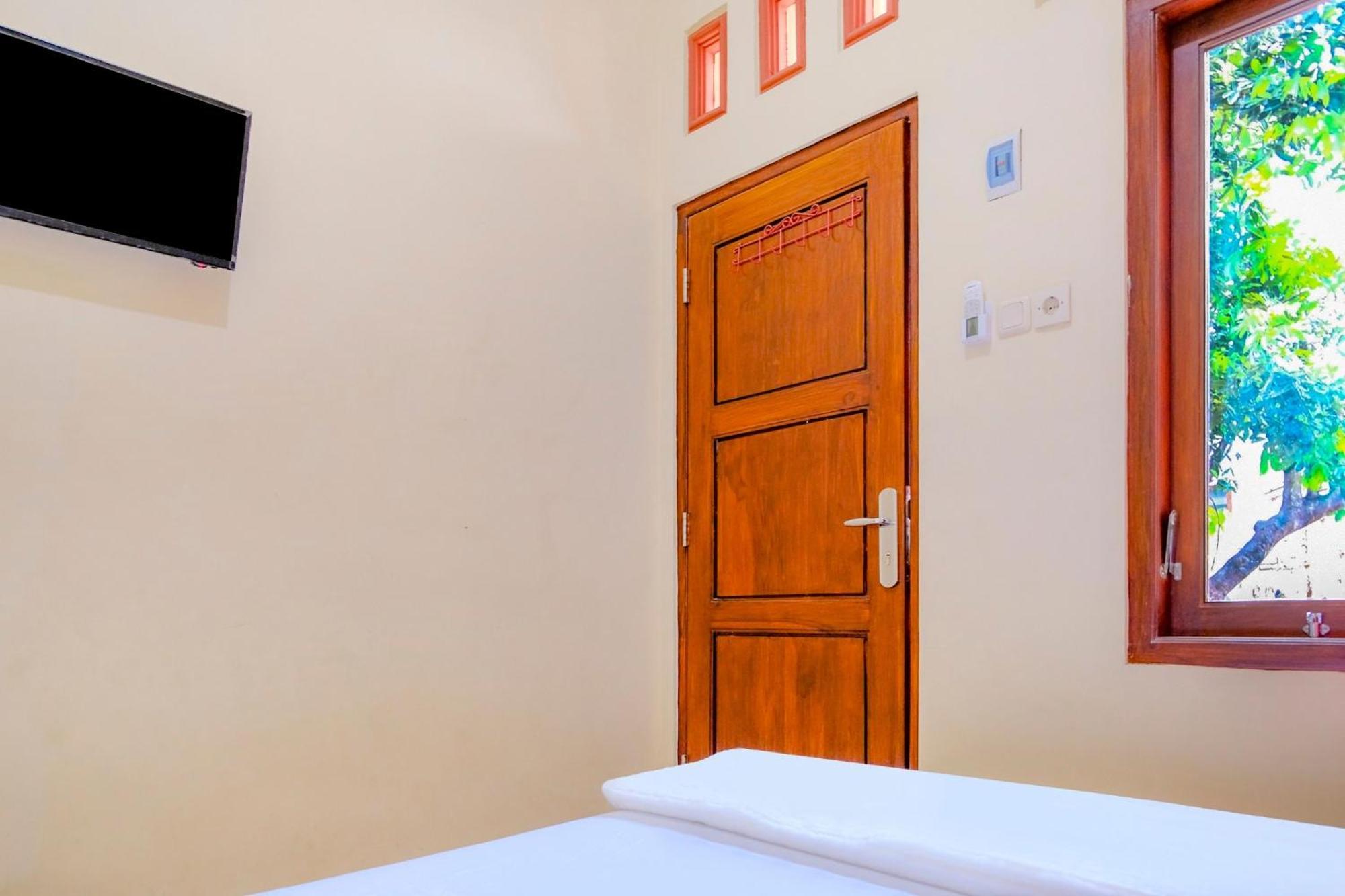 Oyo 2826 Panderman Residence Blitar Eksteriør bilde