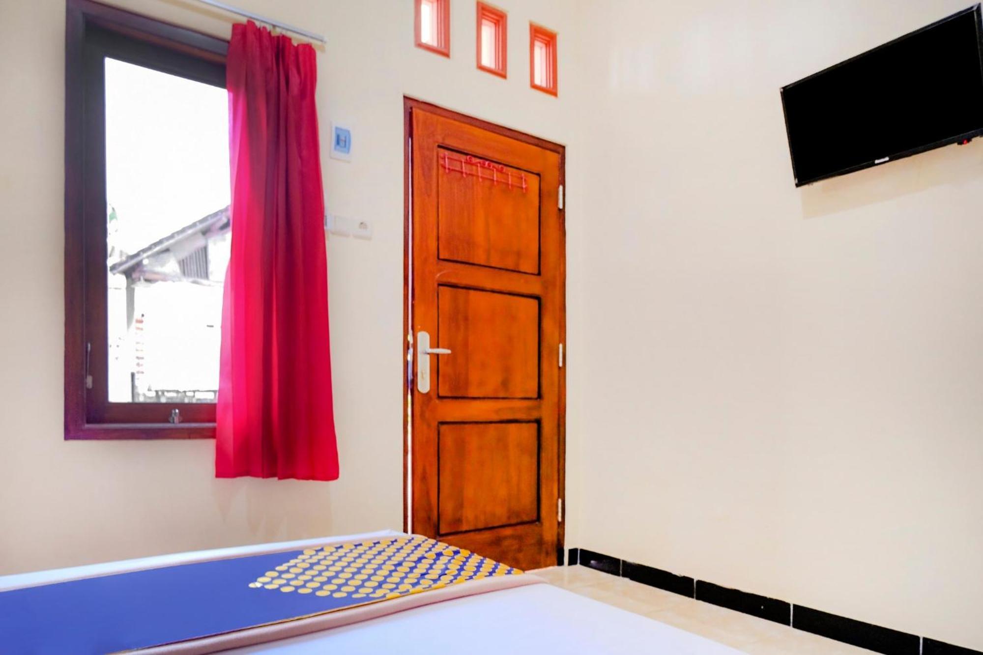 Oyo 2826 Panderman Residence Blitar Eksteriør bilde