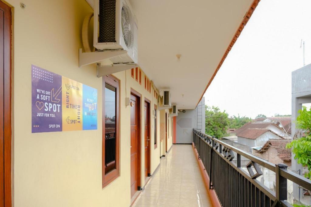 Oyo 2826 Panderman Residence Blitar Eksteriør bilde