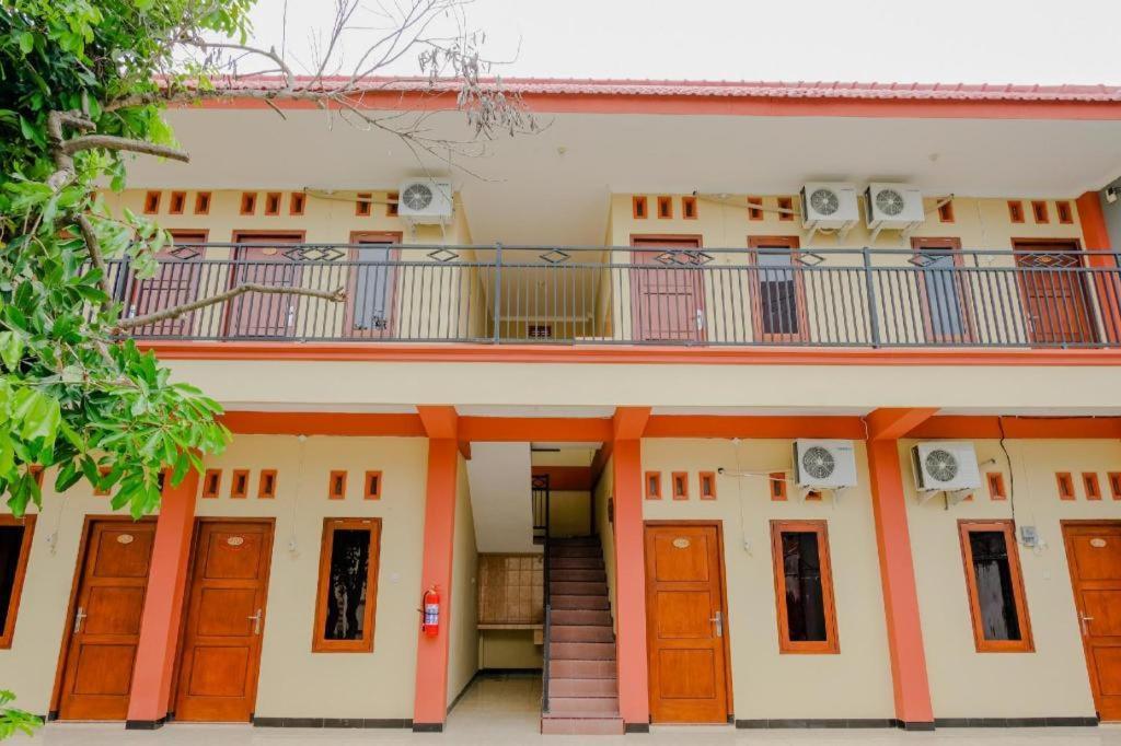 Oyo 2826 Panderman Residence Blitar Eksteriør bilde